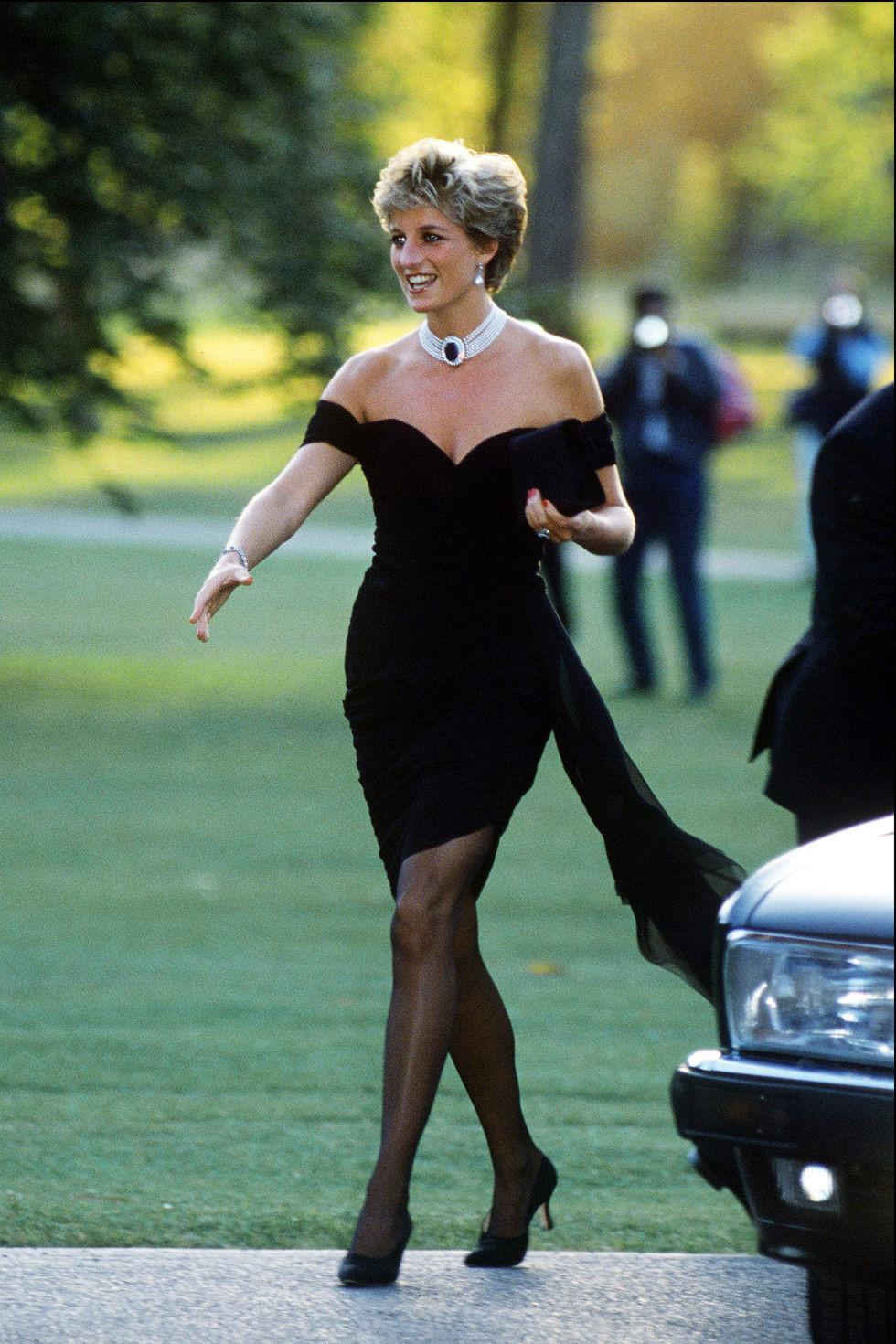 Những chiếc váy đi vào lịch sử của công nương Diana-4
