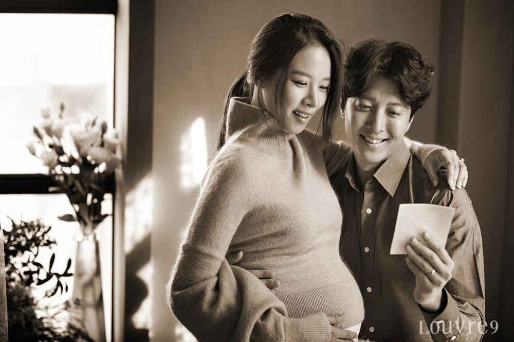 Lee Dong Gun và Jo Yoon Hee khoe ảnh con gái cực đáng yêu-2