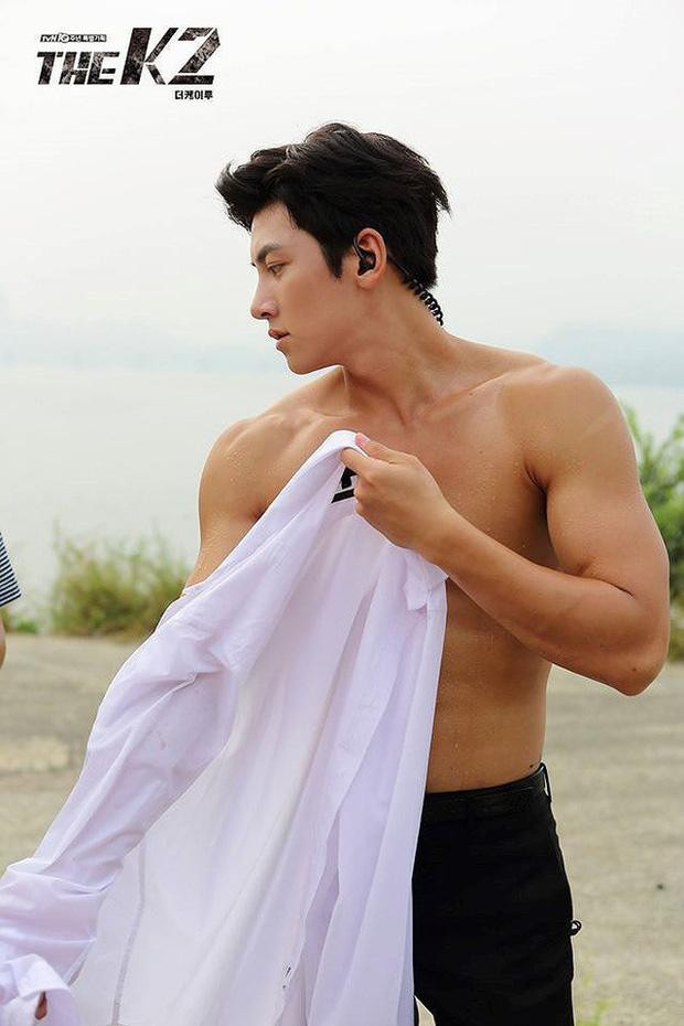 Ảnh hot nhất ngày: Hari Won khiến vạn người ghen nổ mắt khi chụp hình với nam thần Ji Chang Wook-10