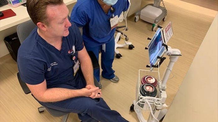Mùa Covid-19, bệnh viện dùng iPad và Zoom để kiểm tra bệnh nhân - 2