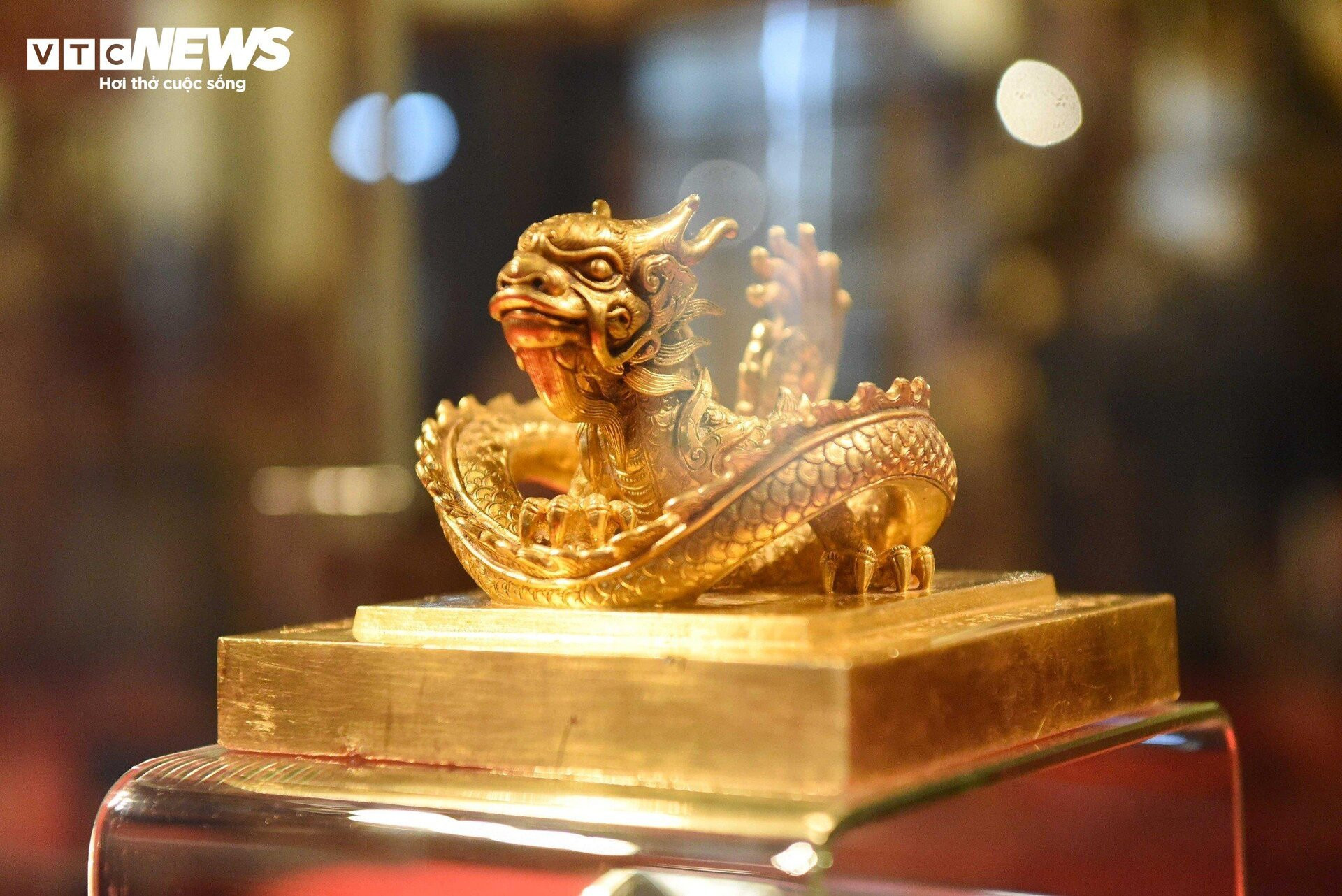 Cận cảnh ấn vàng 'Hoàng đế chi bảo' trưng bày tại bảo tàng tư nhân ở Bắc Ninh - 10