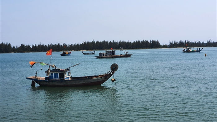 Nạn nhân kể phút thuyền lật úp, 11 người chới với trên sông Thu Bồn