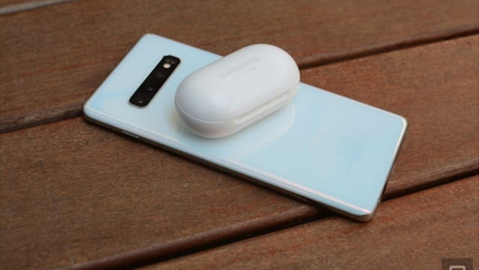 Smartphone sắp có thể sạc pin cho tai nghe, đồng hồ thông minh qua NFC