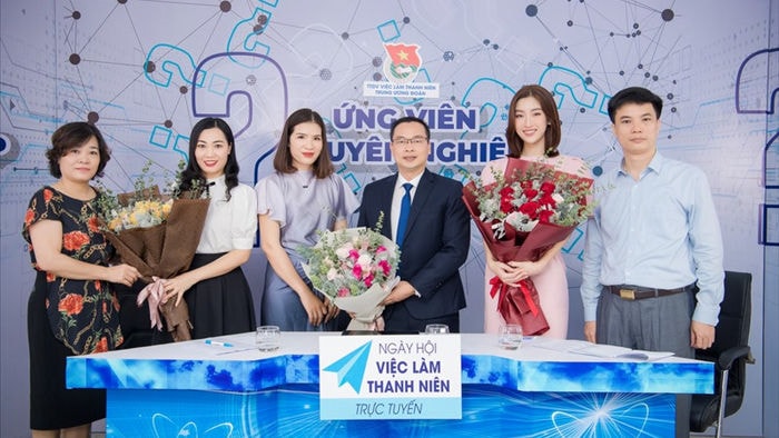 hoa hậu đỗ mỹ linh ngọt ngào với đầm hồng pastel hình 11 hoa hau do my linh ngot ngao voi dam hong pastel hinh 11
