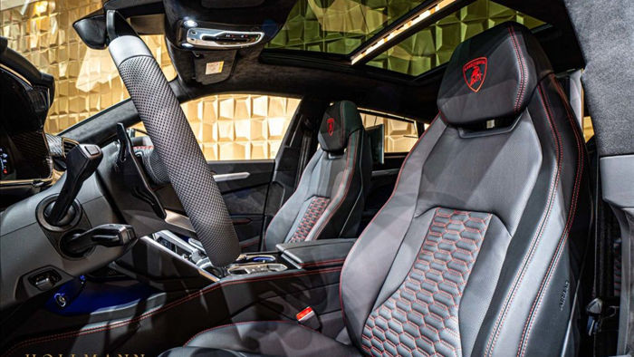 Nội thất của Lamborghini Urus vẫn được giữ nguyên