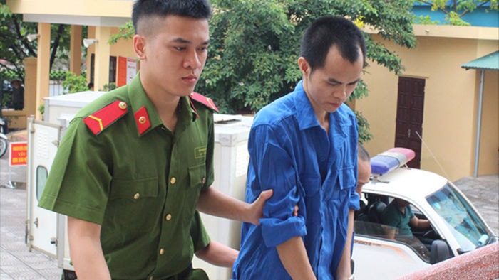 Y án 30 năm tù cho kẻ hiếp dâm bé gái trên đồi rồi vùi lá khô đốt - Ảnh 1. Y án 30 năm tù cho kẻ hiếp dâm bé gái trên đồi rồi vùi lá khô đốt - Ảnh 1.
