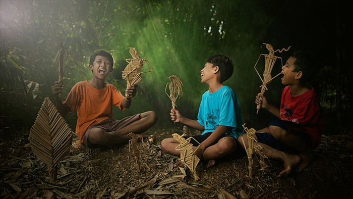 Những bức ảnh kể về niềm vui của trẻ em Việt Nam và trẻ em thế giới - 28