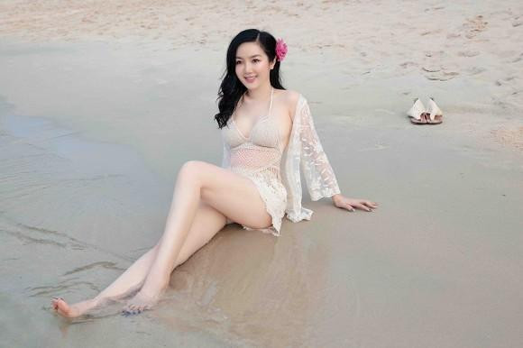 Body nuột nà của Hoa hậu Đền Hùng Giáng My khi diện bikini ở tuổi 49-7