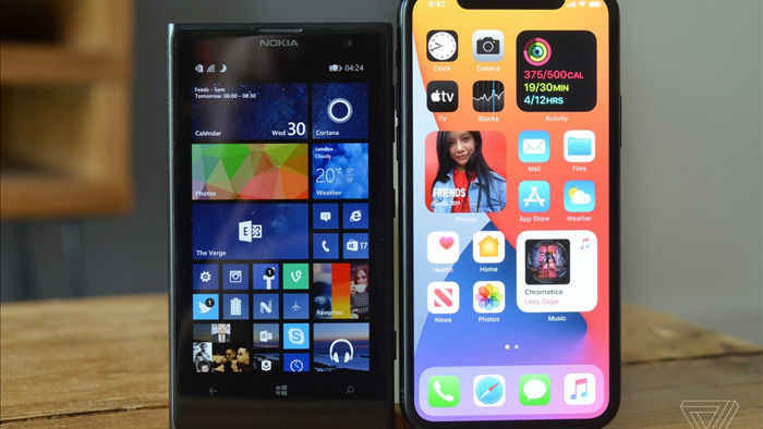 Nhìn màn hình home mới của iOS 14, bạn có còn nhớ những ô Live Tiles sắc màu của Windows Phone?