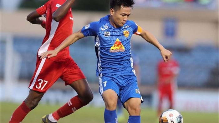 Vừa thay tướng, CLB Quảng Nam có chiến thắng gây tranh cãi ở V-League - 1