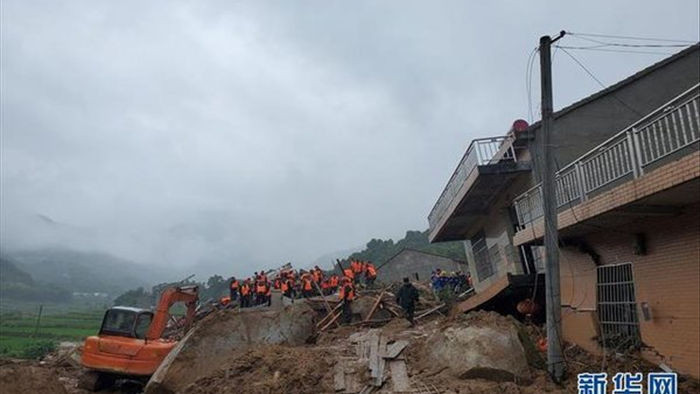 Mưa lũ gây lở đất, chôn vùi nhiều người ở Trung Quốc