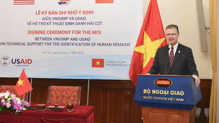 Mỹ hỗ trợ Việt Nam phân tích ADN xác định danh tính hài cốt trong chiến tranh