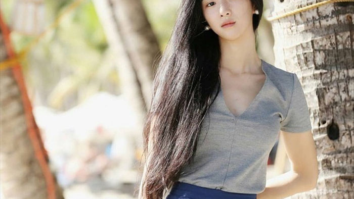 Seo Ye Ji vòng eo 'siêu thực' nhưng từ chối mặc bikini