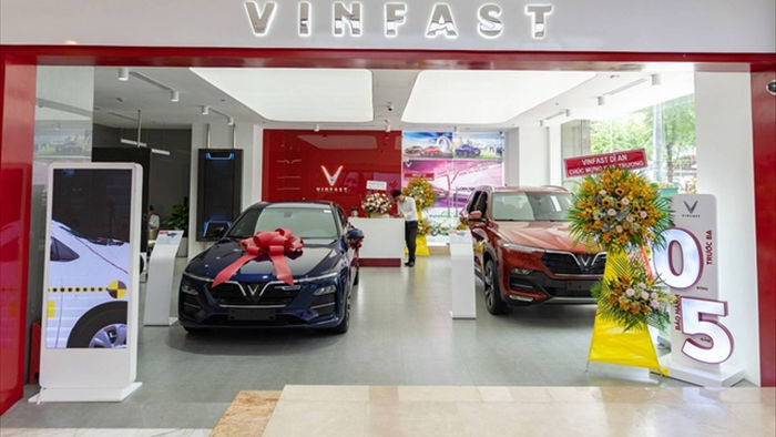 VinFast đồng loạt khai trương 27 showroom mới trên toàn quốc - 1