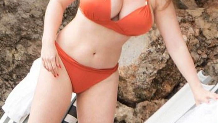 Kelly Brook tự tin tung ảnh áo tắm không qua chỉnh sửa - 3 Kelly Brook tự tin tung ảnh áo tắm không qua chỉnh sửa - 3