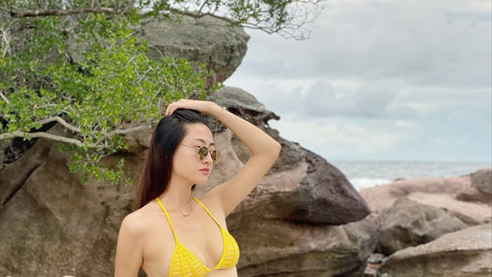 Hoa hậu Lương Thùy Linh tung ảnh bikini nóng bỏng chào hè - 3