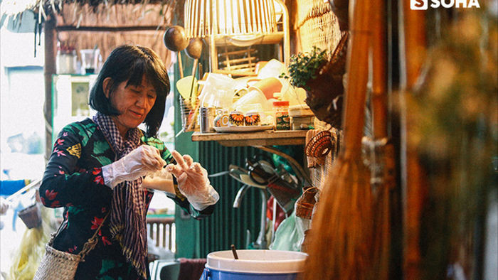 Người Việt Nam làm chuối nếp nướng ngon nhất thế giới: Từ hộ nghèo bán rong đến doanh thu 400 triệu đồng/tháng - Ảnh 2.