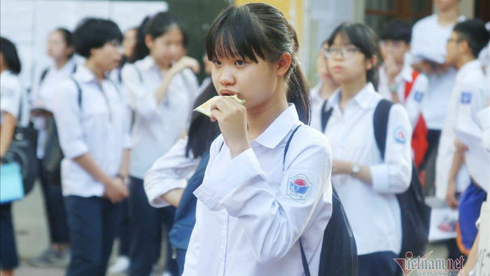 Gần 89.000 học sinh Hà Nội bắt đầu kỳ thi vào lớp 10