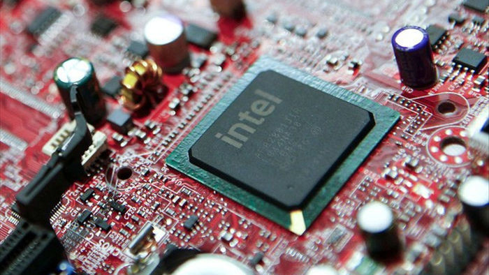 CEO tuyên bố dự định gây sốc, cổ phiếu Intel lao dốc 20% - Ảnh 1.
