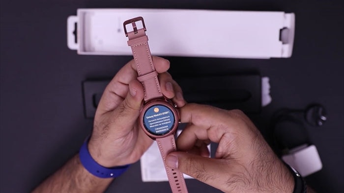 Đây là Galaxy Watch 3 sắp được Samsung ra mắt - Ảnh 7. Đây là Galaxy Watch 3 sắp được Samsung ra mắt - Ảnh 7.