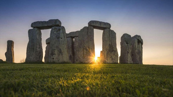 Tìm ra nguồn gốc đá xây dựng bãi đá cổ bí ẩn Stonehenge - 1