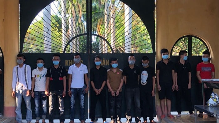 Bắt hàng chục côn đồ dùng hung khí tấn công nhau trên quốc lộ - 2 Bắt hàng chục côn đồ dùng hung khí tấn công nhau trên quốc lộ - 2