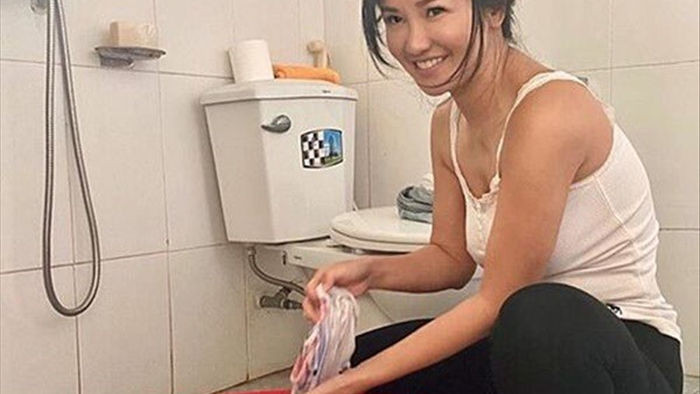  Cũng trong giai đoạn cách ly, diva Hồng Nhung chia sẻ khoảnh khắc giặt đồ bằng tay khiến cư dân mạng khá thích thú. Thì ra diva cũng 
