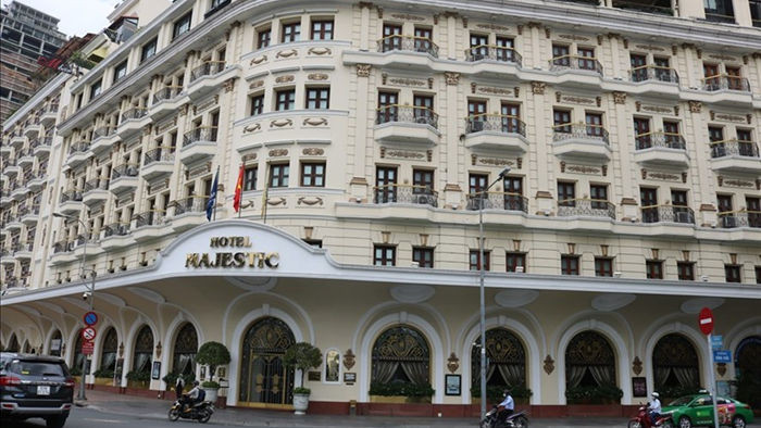 Giá khách sạn 5 sao rẻ bèo, dân Sài Gòn vào 1 đêm cho biết