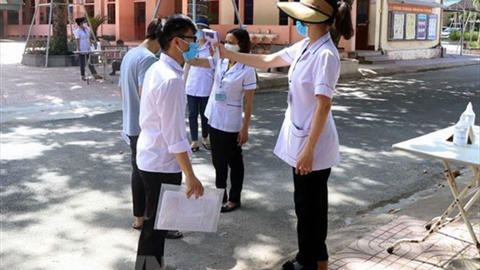 352 thi sinh o Quang Ngai dung thi do lien quan den benh nhan COVID-19 hinh anh 1