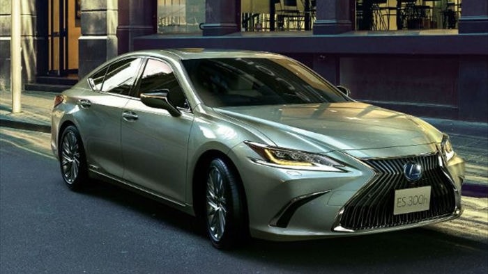 lexus es 300h 2021 tiết kiệm nhiên liệu hơn với pin lithi-ion hình 1 lexus es 300h 2021 tiet kiem nhien lieu hon voi pin lithi-ion hinh 1