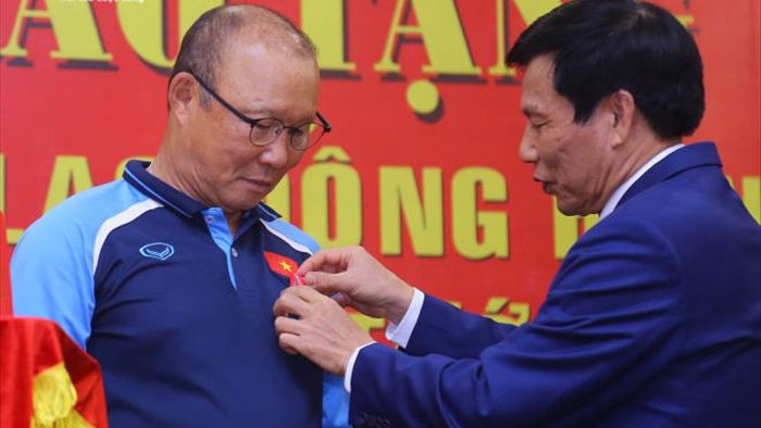 HLV Park Hang Seo nhận vinh dự chưa từng có trong lịch sử bóng đá Việt Nam - 1
