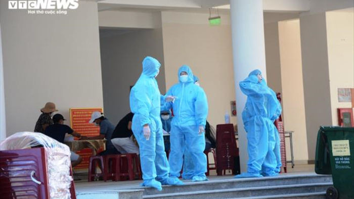 Sau 17 ngày xuất viện, nữ hộ lý ở Đà Nẵng tái dương tính với virus SARS-CoV-2 - 1