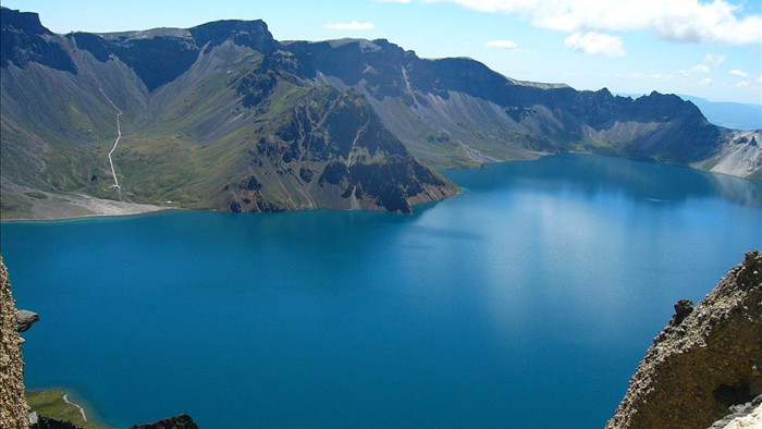 Hồ sâu nhất thế giới trên núi cao, chứa 2 tỷ tấn nước nhưng cá khó sống - 3