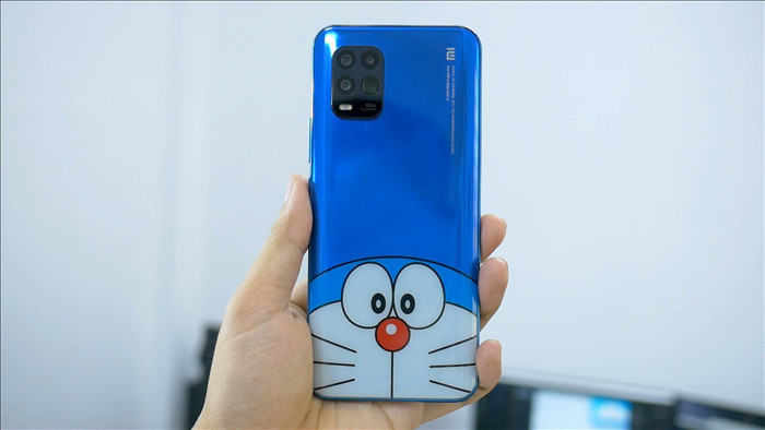 Cận cảnh chiếc smartphone phiên bản Doraemon đặc biệt tại Việt Nam - 1