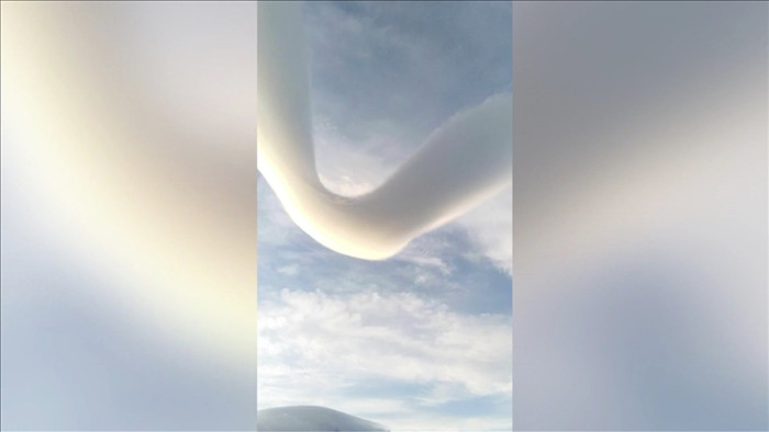 Đám mây hình rắn kỳ lạ xuất hiện trên bầu trời - 2