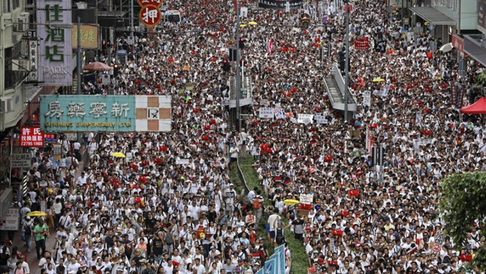 Người dân Hong Kong xuống đường chống luật dẫn độ. (Ảnh:AP)