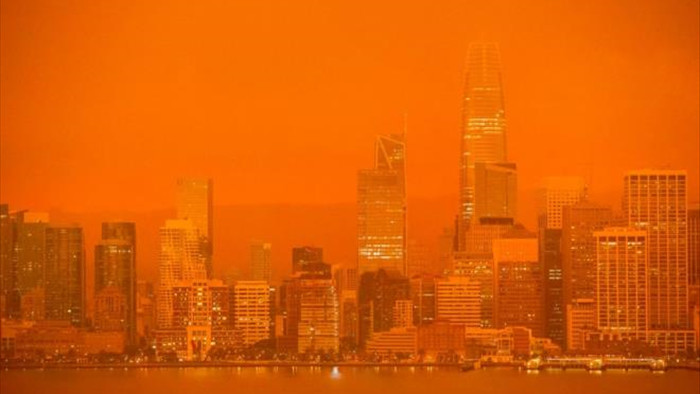 Ảnh: California chìm trong khói lửa màu cam như sao Hỏa - 11