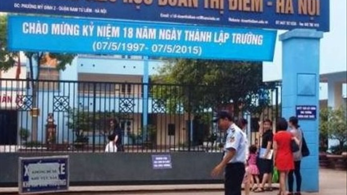 Hà Nội: Trường tiểu học bỏ quên học sinh lớp 3 trên xe đưa đón - 1