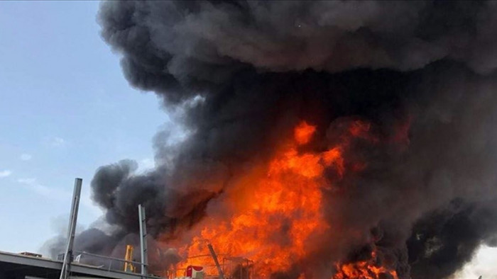 Cháy lớn gần cảng Beirut của Lebanon - Ảnh Lebanon24.