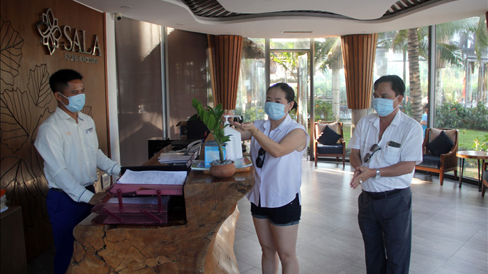 Phú Yên chưa “nới lỏng” y tế đối với du khách đến từ vùng dịch - 2