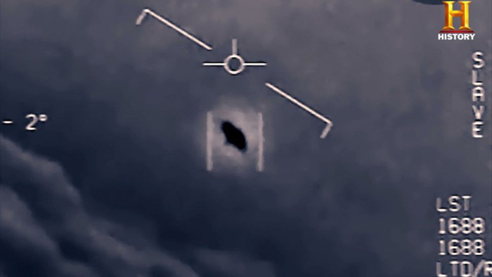 Cựu phi công Mỹ tiết lộ UFO từng có hành động “gây chiến” - 1