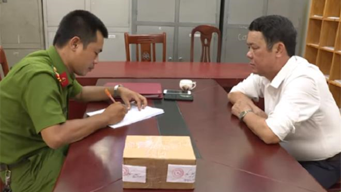 Phê chuẩn quyết định khởi tố giám đốc rút súng dọa bắn tài xế xe tải ở Bắc Ninh - 1