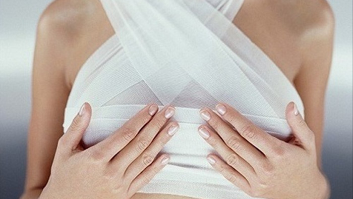 Nâng ngực làm đẹp: Bất ngờ với lý do nâng ngực của mẹ đơn thân