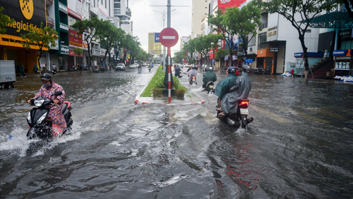 duong pho Da Nang ngap anh 2