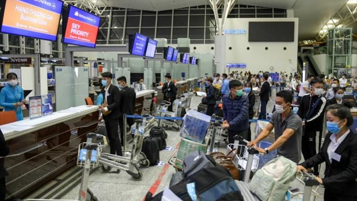 Chuyến bay thương mại quốc tế đầu tiên trở lại sau dịch COVID-19 - 1