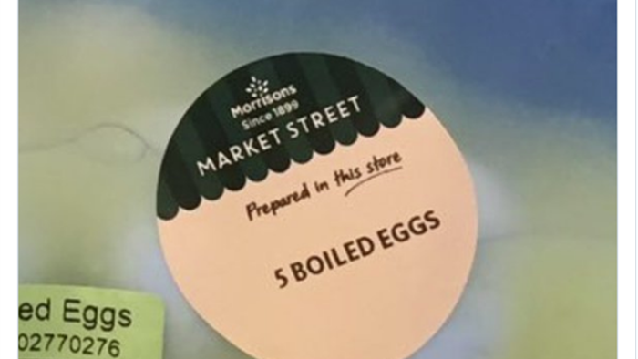 Khách hàng bất ngờ với món 'trứng ướt' kinh dị bày bán trong siêu thị