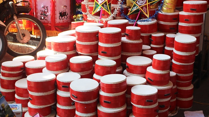 Giới trẻ Hà Thành nô nức chụp ảnh trung thu trên phố Hàng Mã - 8 Giới trẻ Hà Thành nô nức chụp ảnh trung thu trên phố Hàng Mã - 8