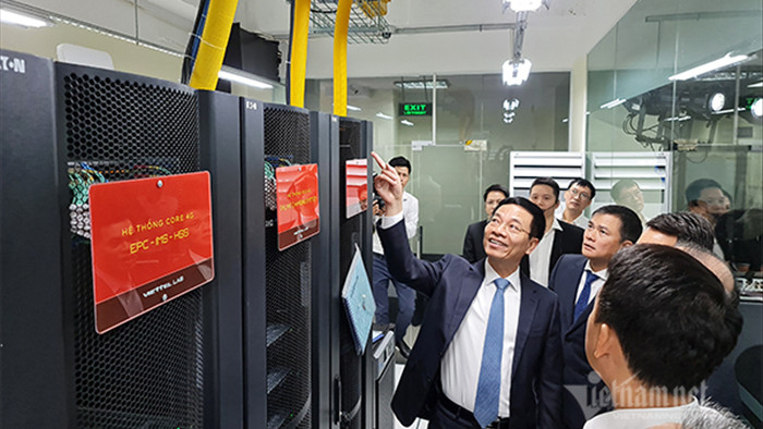 Khai trương phòng lab mạng 4G LTE hoàn chỉnh đầu tiên trong trường đại học