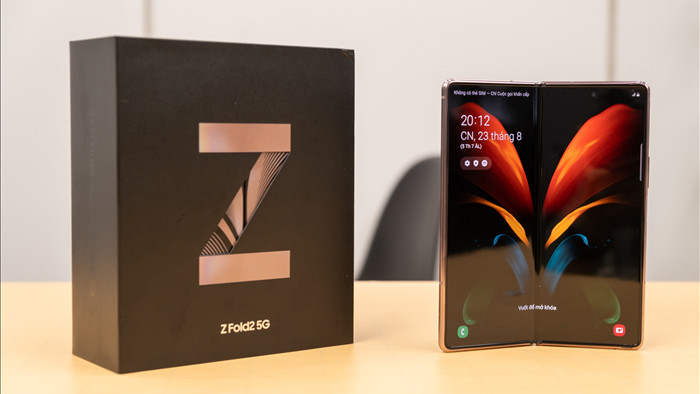 Mở hộp Galaxy Z Fold 2 giá 50 triệu đồng: hoàn thiện vẻ khác biệt - 1