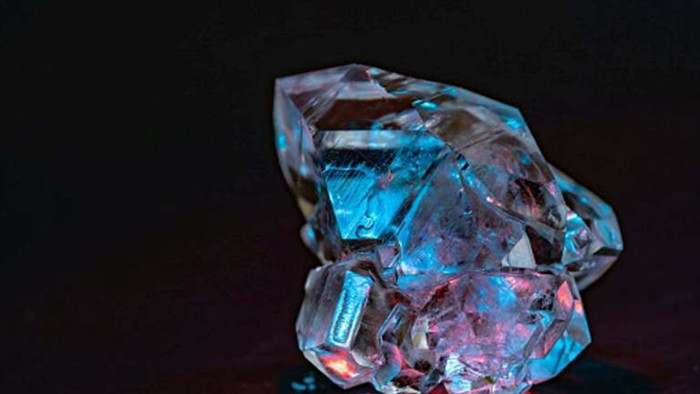 Đổi đời khi một lúc tìm được 5 viên kim cương xanh hiếm nhất thế giới